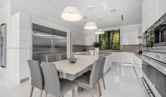 124 Park Dr, Bal Harbour, FL 33154