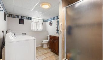 14 Davisville Ln, Narragansett, RI 02882
