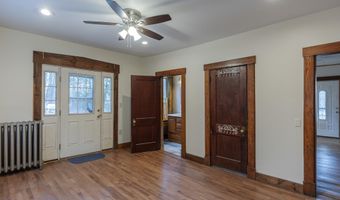 10 King St, Rockingham, VT 05101