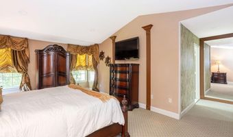 20 Sanctuary Dr, East Greenwich, RI 02818