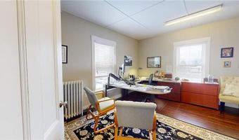 460 E Main Rd, Middletown, RI 02842