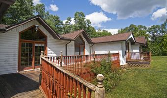 213 Patterson Creek Dr, Alderson, WV 24910