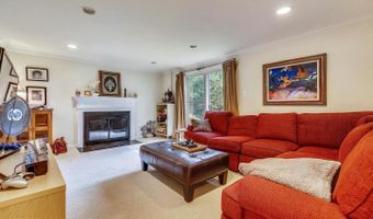 7513 HOLIDAY Ter, Bethesda, MD 20817