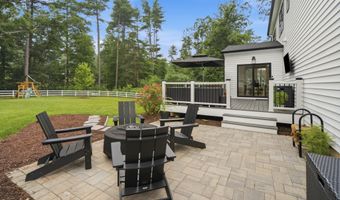 43 Oak Ridge Dr, Avon, CT 06001