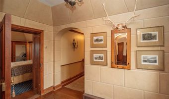 57 Ledge Rd 2, Newport, RI 02840