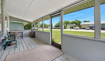 55521 Front St, Astor, FL 32102