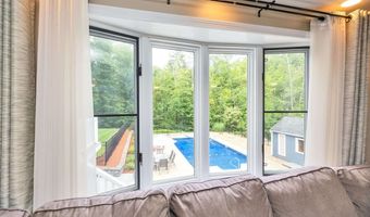 66 Cambridge Rd, Bedford, NH 03110