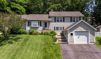 31 Wildwood Dr, Branford, CT 06405