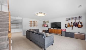 106 Hollyleaf Dr, Ballwin, MO 63021
