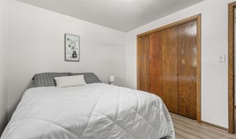2512 N CHESTWOOD Ct, Appleton, WI 54911