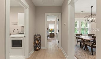 24 Alumni Rd, Beaufort, SC 29907
