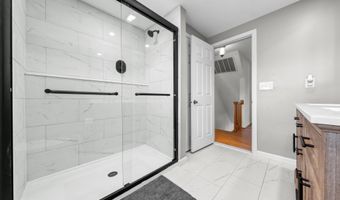 3146 CLUB Dr, Allentown, PA 18103
