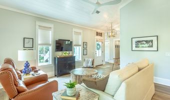121 14th St, Apalachicola, FL 32320