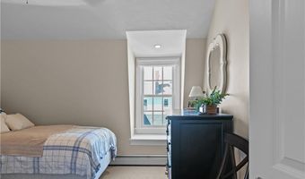 30 Brewer St 3, Newport, RI 02840