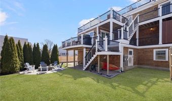 81 S Pier Rd, Narragansett, RI 02882