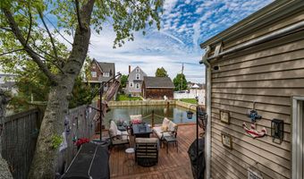 19 Buchanan Ave, Amity Harbor, NY 11701