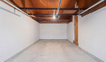 38 Hillvale Rd, Albertson, NY 11507