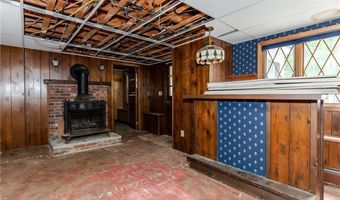 80 Westwood Rd, North Smithfield, RI 02896