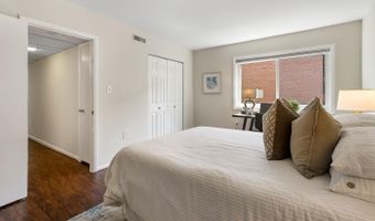 3330 S 28TH St 401, Alexandria, VA 22302