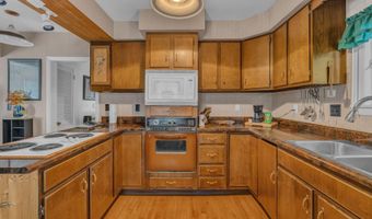 77 Center St, Bangor, ME 04401