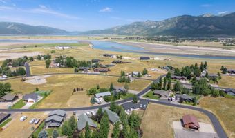 404 SNAKE RIVER Dr, Alpine, WY 83128