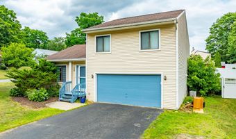 15 W Meadow Dr, Albany, NY 12203