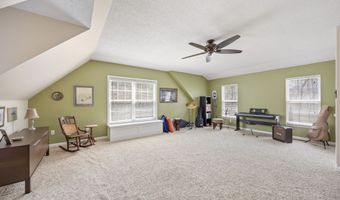 75 Orleton Ct, Cheshire, CT 06410