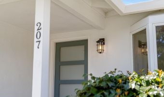 207 Kingsbury Dr, Aptos, CA 95003