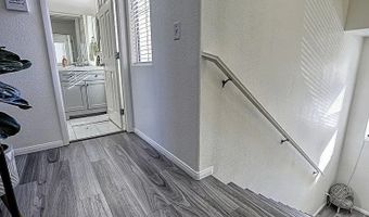 6080 Saint Petersburg Dr, Las Vegas, NV 89142