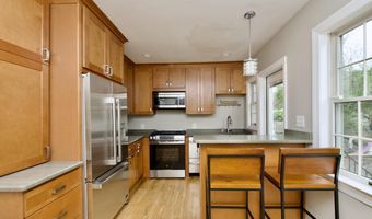 1820 LESLIE Ave, Alexandria, VA 22301