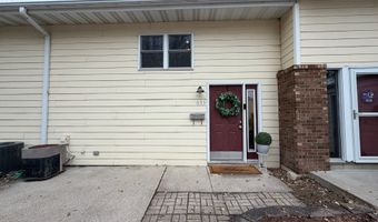 633 Meadow Pl, Ames, IA 50010