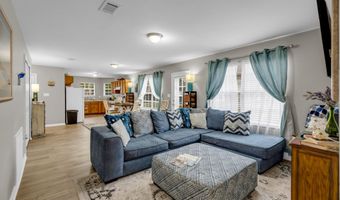 6122 E Jackson St, Bay St. Louis, MS 39520