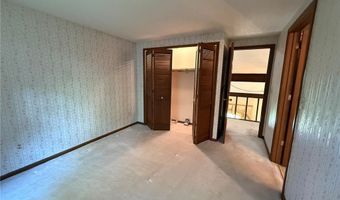 6400 Juniper Dr, Amherst, OH 44001