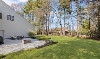 29 Dennell Dr, Lincoln, RI 02865