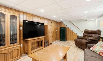 2104 W Oakland Ave, Austin, MN 55912