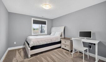 5219 Springbrook Dr, Ames, IA 50014
