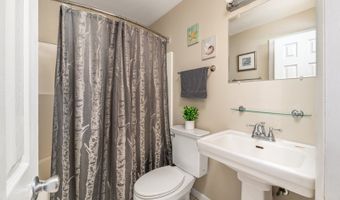 5 Emerald Dr, Alloway, NJ 07422