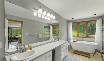 8 W Gate Dr, Bow, NH 03304