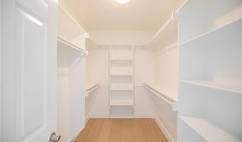 522 Tiger Blvd, Bentonville, AR 72712