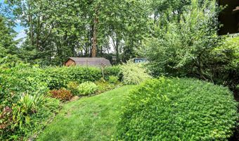 8537 Ridge Hill Dr, Indianapolis, IN 46217