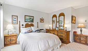 413 North Ln, Bristol, RI 02809