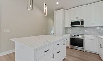 7 Embleton Dr, Bella Vista, AR 72714