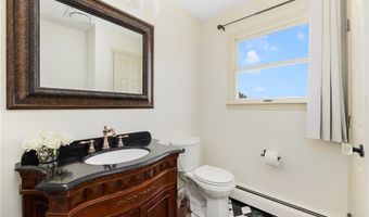 18 J H Dwyer Dr, Middletown, RI 02842