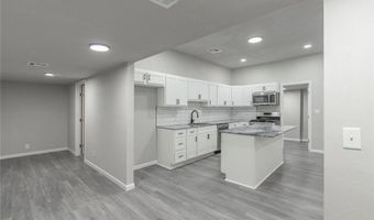 1027 W Idaho Ave, Chickasha, OK 73018