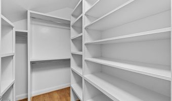9919 LOGAN Dr, Potomac, MD 20854