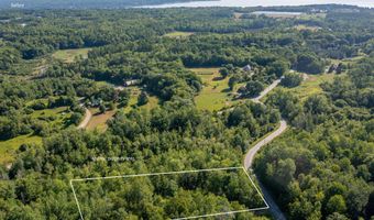 15 Bowling Green Ln, Belfast, ME 04915