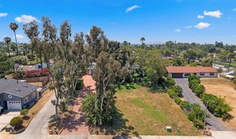 925 Moody Dr, Escondido, CA 92027
