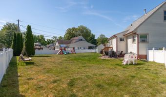 10 Tanglewood Rd, Albany, NY 12205