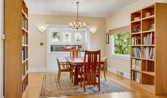 307 N Main St, Ashland, OR 97520