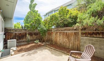 575 Scenic Dr, Ashland, OR 97520